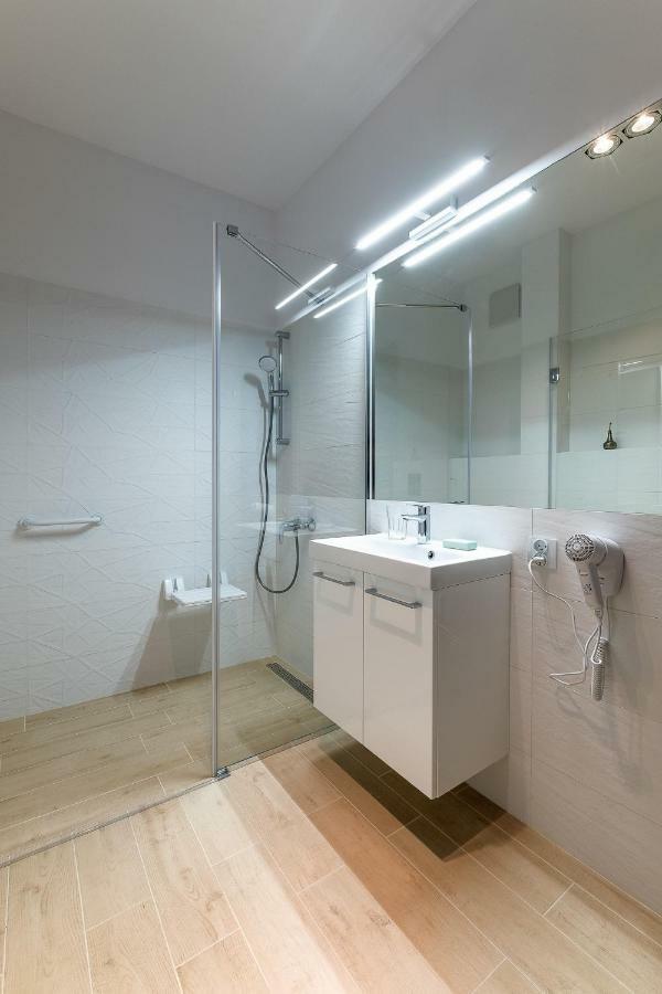 Folk Apartment Warschau Buitenkant foto